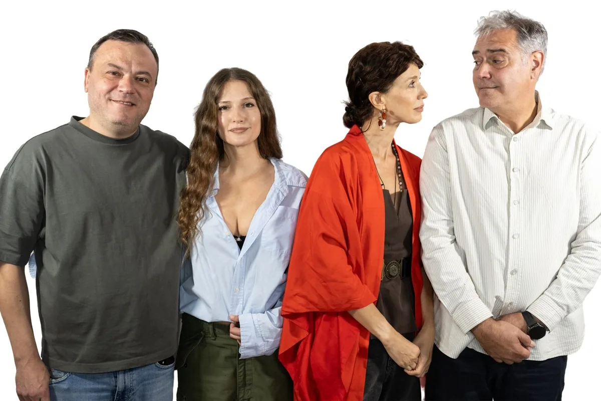 Leonid Doni, Aida Economu, Alina Chivulescu și Gheorghe Ifrim, pe fond alb
